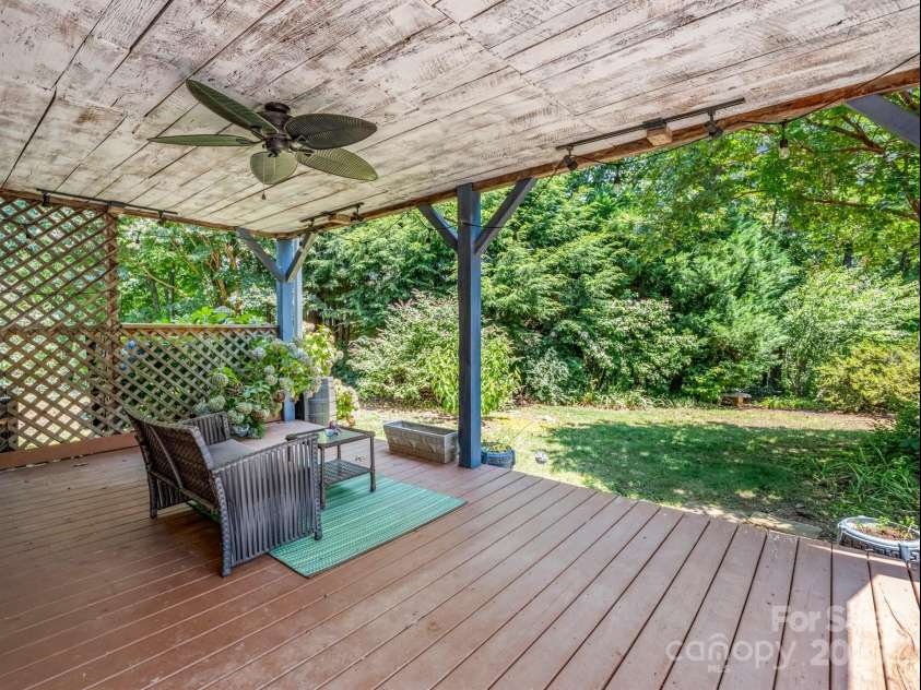 198 Sugarbush Point, Lake Lure, NC 28746.  MLS# CAR4275826, YatesRealty ID 27015. 