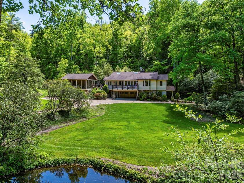 1213 Bull Pen Road, Cashiers, NC 28717.  MLS# CAR4388035, YatesRealty ID 27016. 