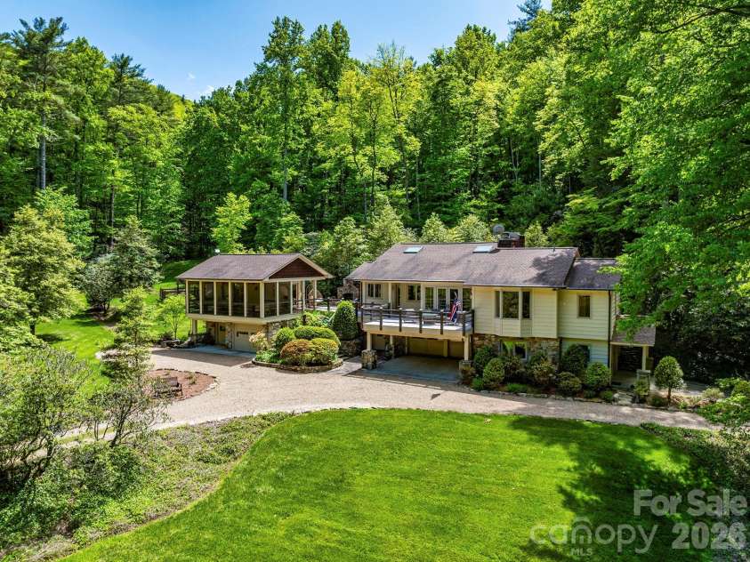 1213 Bull Pen Road, Cashiers, NC 28717.  MLS# CAR4388035, YatesRealty ID 27016. 