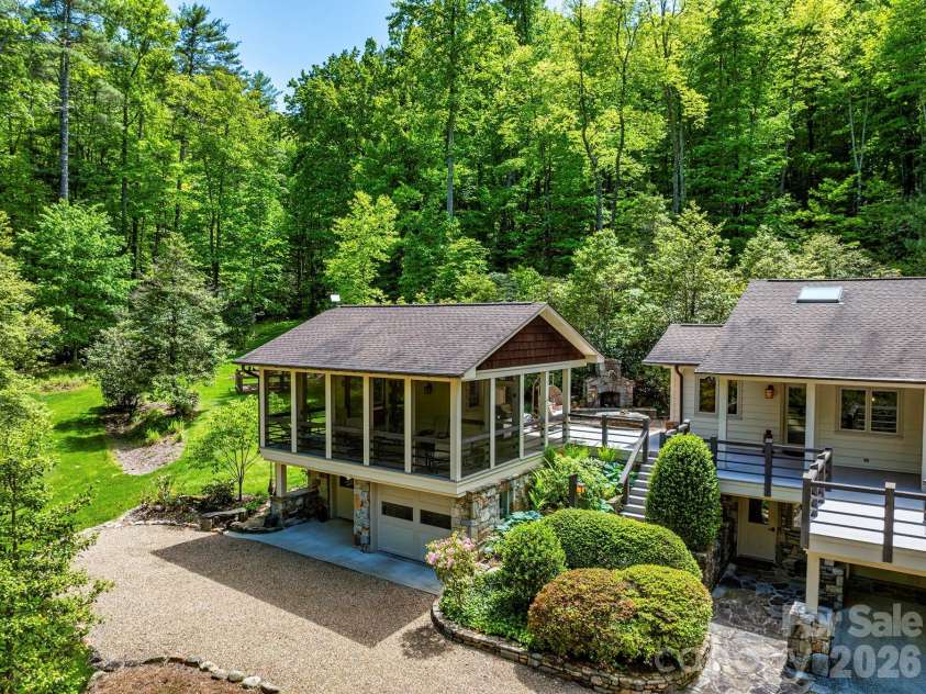 1213 Bull Pen Road, Cashiers, NC 28717.  MLS# CAR4388035, YatesRealty ID 27016. 