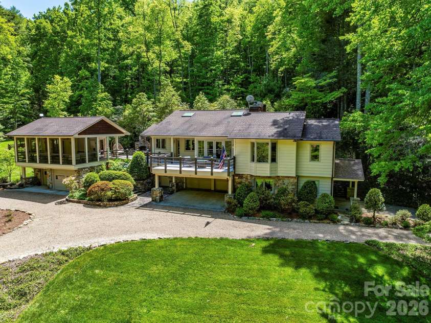 1213 Bull Pen Road, Cashiers, NC 28717.  MLS# CAR4388035, YatesRealty ID 27016. 