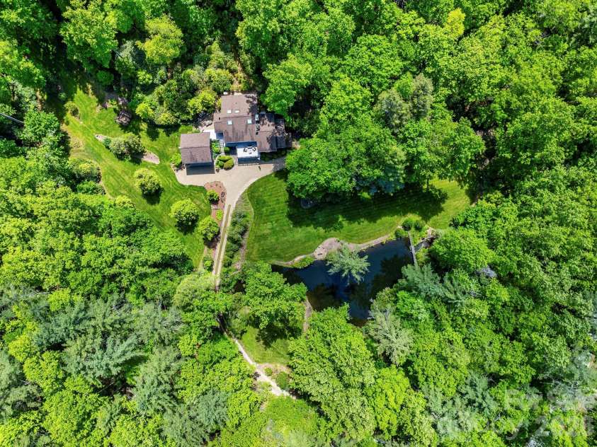 1213 Bull Pen Road, Cashiers, NC 28717.  MLS# CAR4388035, YatesRealty ID 27016. 