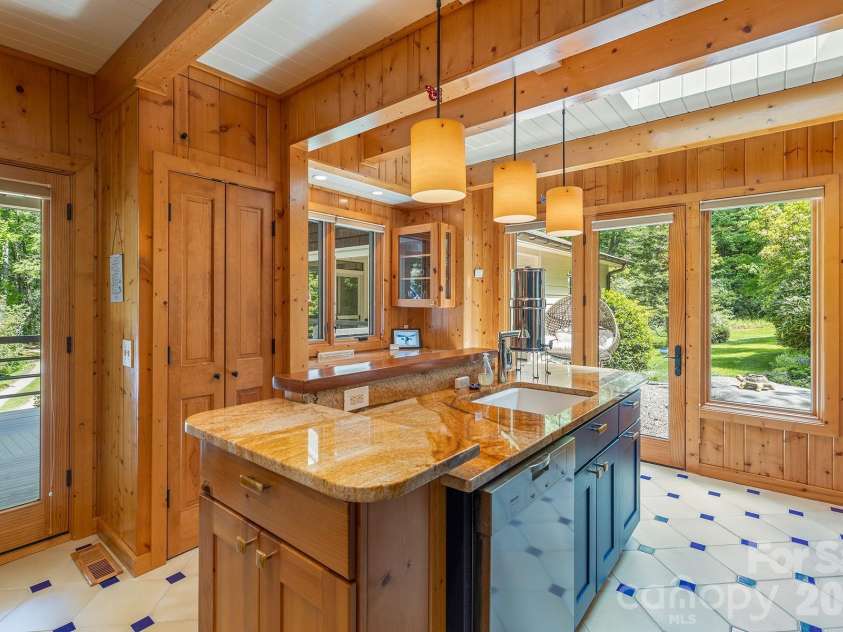 1213 Bull Pen Road, Cashiers, NC 28717.  MLS# CAR4388035, YatesRealty ID 27016. 