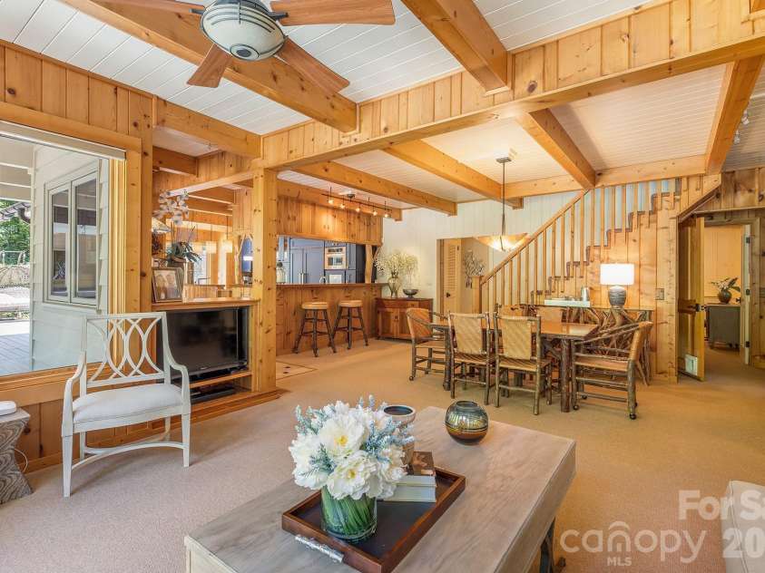 1213 Bull Pen Road, Cashiers, NC 28717.  MLS# CAR4388035, YatesRealty ID 27016. 