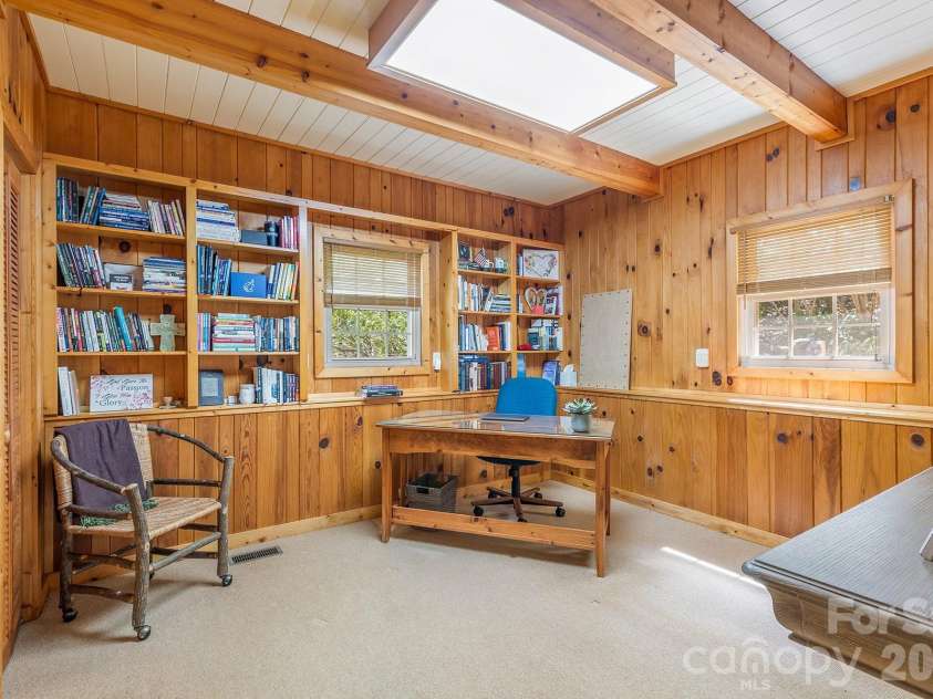 1213 Bull Pen Road, Cashiers, NC 28717.  MLS# CAR4388035, YatesRealty ID 27016. 