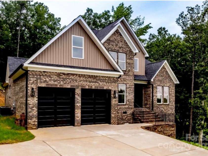 240 Mark Ryan Lane, Dallas, NC 28034.  MLS# CAR4289221, YatesRealty ID 27016. 