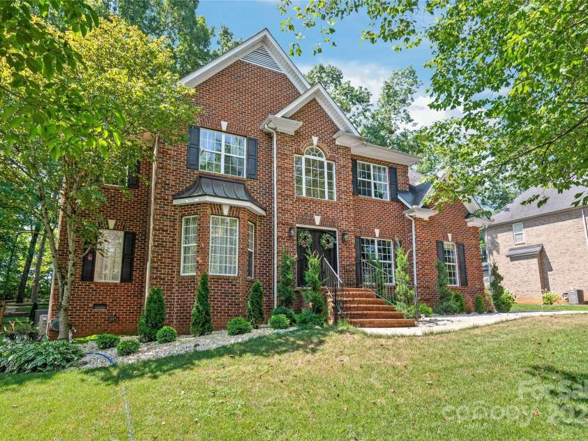 1008 Potters Bluff Road, Monroe, NC 28110.  MLS# CAR4283314, YatesRealty ID 27017. 