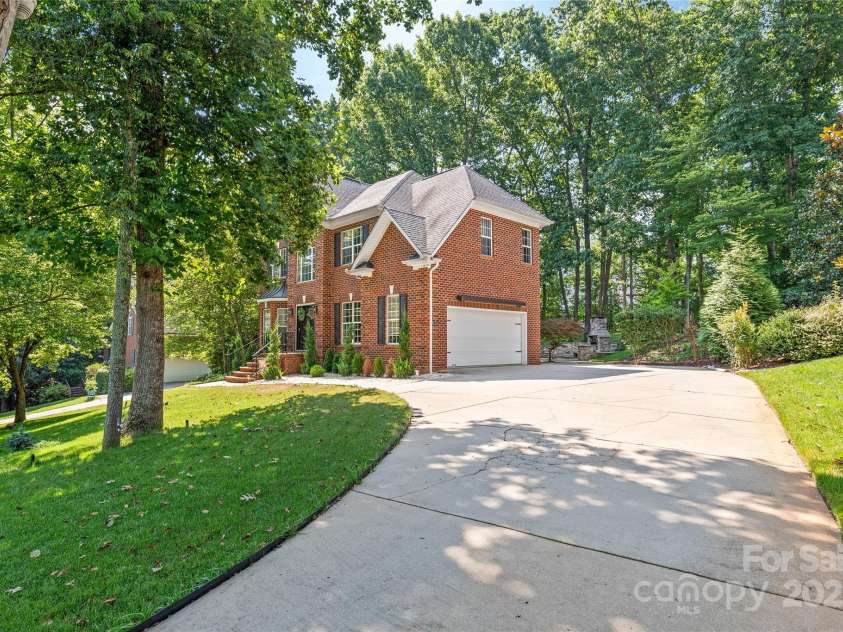 1008 Potters Bluff Road, Monroe, NC 28110.  MLS# CAR4283314, YatesRealty ID 27017. 