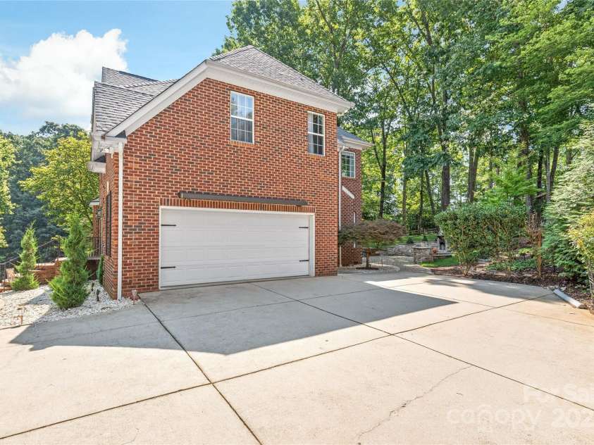 1008 Potters Bluff Road, Monroe, NC 28110.  MLS# CAR4283314, YatesRealty ID 27017. 