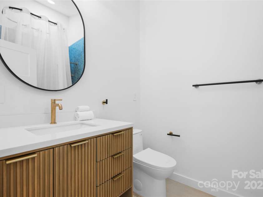 1075 Center Court Drive, Boone, NC 28605.  MLS# CAR4313256, YatesRealty ID 2702. 2nd suite on main level