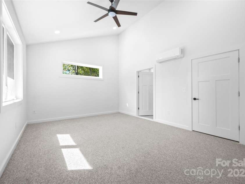 1075 Center Court Drive, Boone, NC 28605.  MLS# CAR4313256, YatesRealty ID 2702. Main-level primary suite