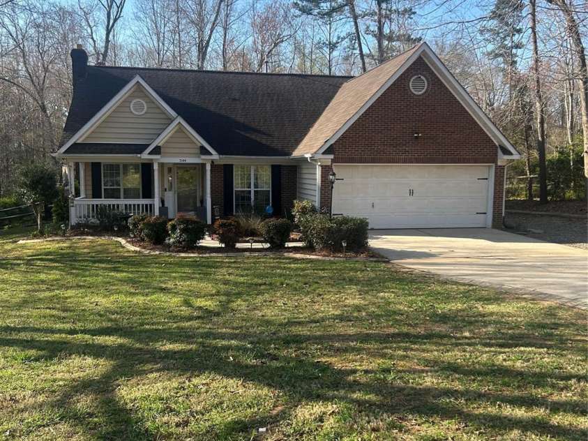 7144 HUNTERS BLUFF Drive, Denver, NC 28037.  MLS# CAR4238056, YatesRealty ID 2702. 