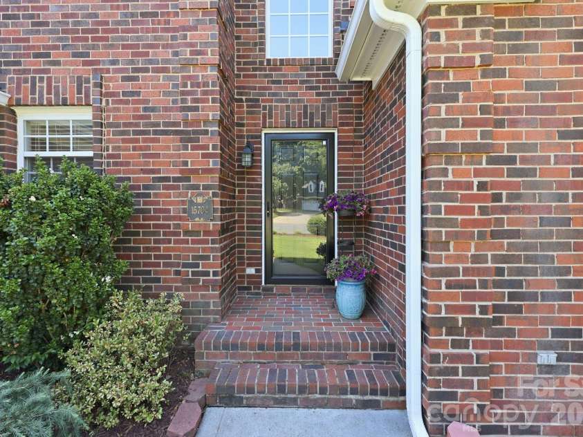 15704 Framingham Lane, Huntersville, NC 28078.  MLS# CAR4384574, YatesRealty ID 27020. 