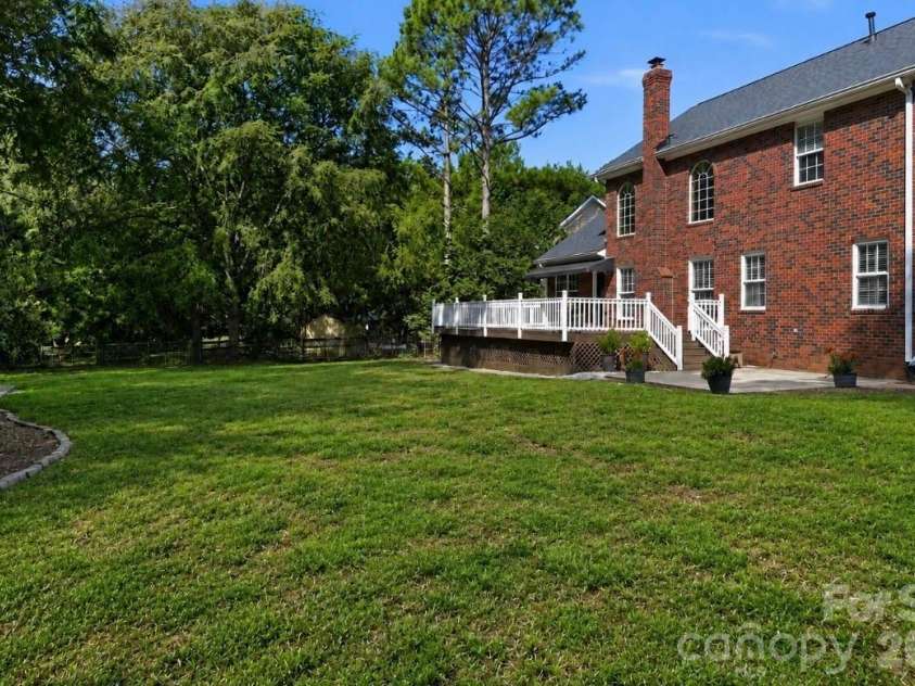 15704 Framingham Lane, Huntersville, NC 28078.  MLS# CAR4384574, YatesRealty ID 27020. Large private backyard