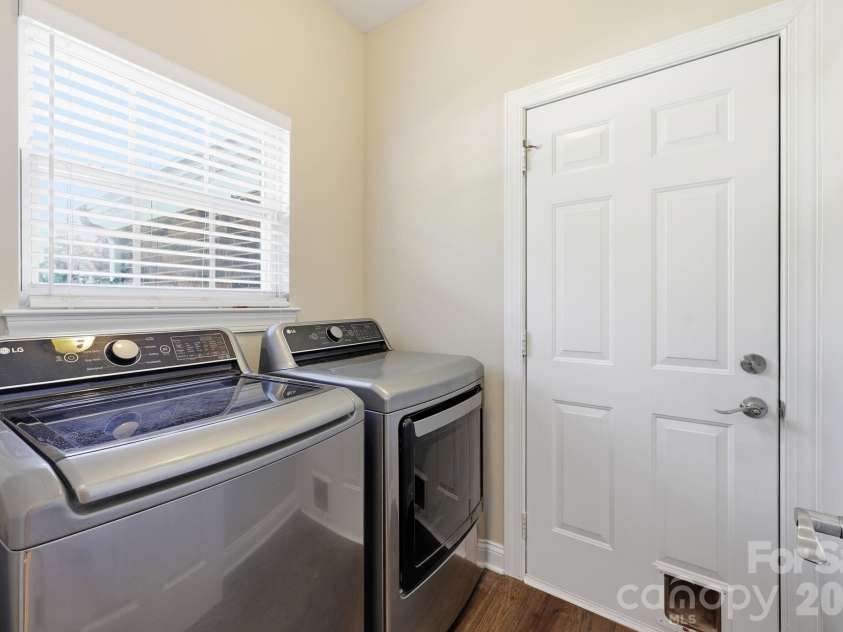 15704 Framingham Lane, Huntersville, NC 28078.  MLS# CAR4384574, YatesRealty ID 27020. Laundry room with washer and dryer included