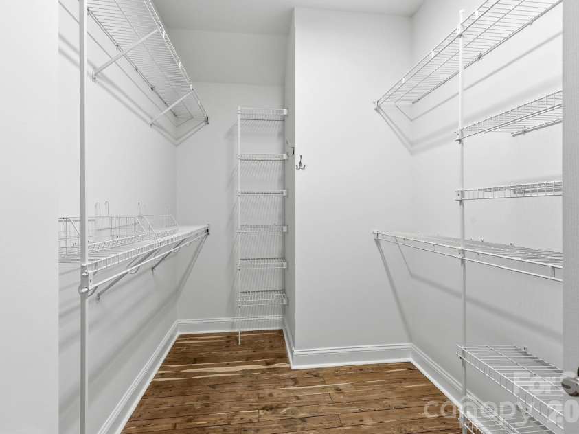 15704 Framingham Lane, Huntersville, NC 28078.  MLS# CAR4384574, YatesRealty ID 27020. Oversized walk-in closet