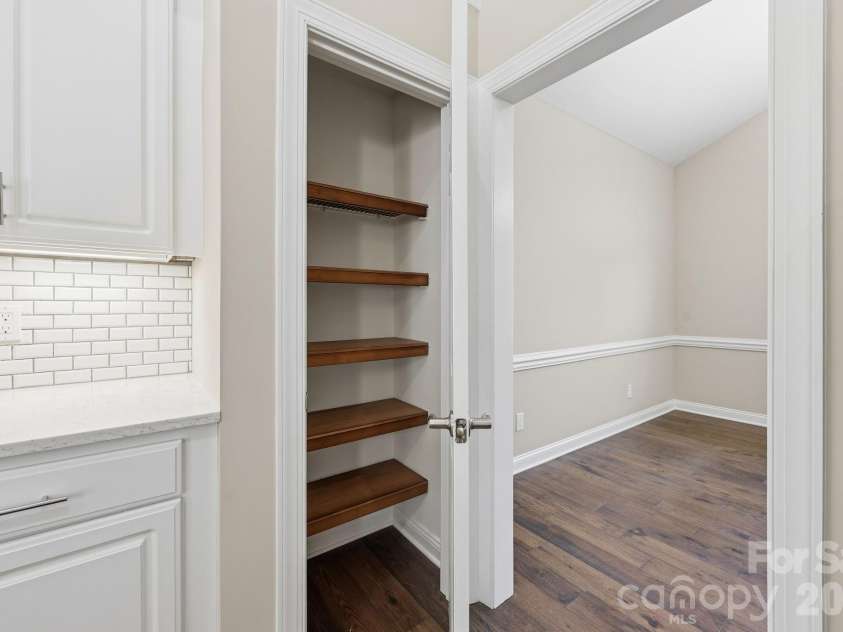 15704 Framingham Lane, Huntersville, NC 28078.  MLS# CAR4384574, YatesRealty ID 27020. Pantry/storage space