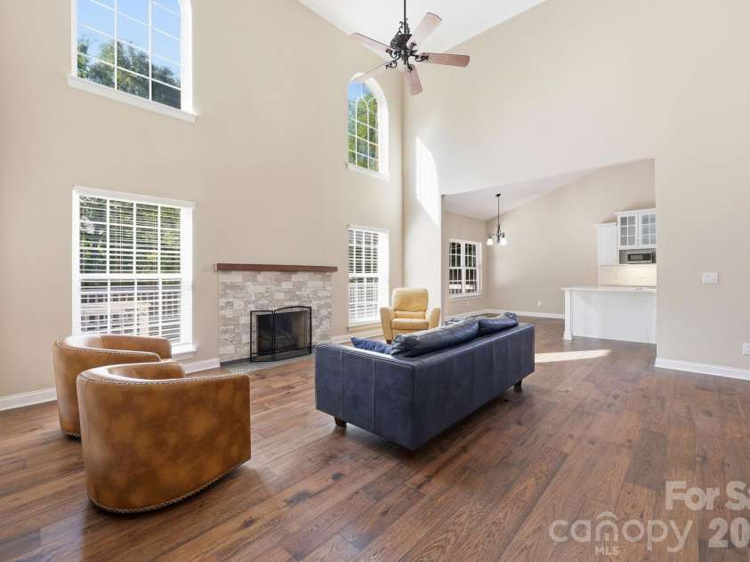 15704 Framingham Lane, Huntersville, NC 28078.  MLS# CAR4384574, YatesRealty ID 27020. Spacious living room filled with natural light