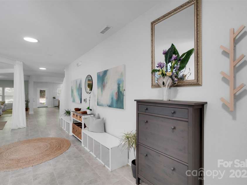 2926 Royal Fern Lane, Charlotte, NC 28215.  MLS# CAR4273408, YatesRealty ID 27020. 