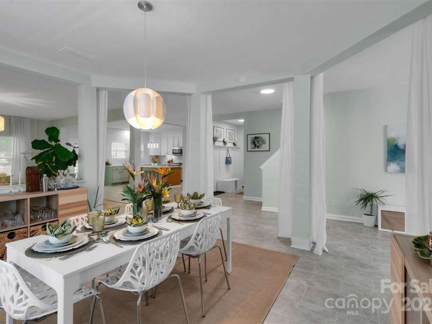 2926 Royal Fern Lane, Charlotte, NC 28215.  MLS# CAR4273408, YatesRealty ID 27020. 