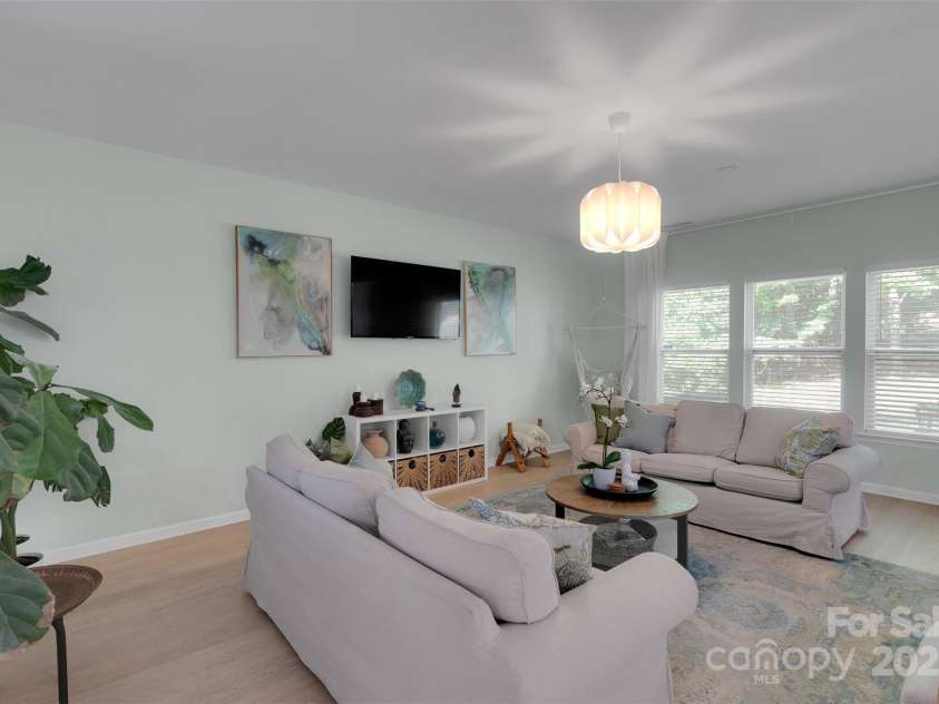 2926 Royal Fern Lane, Charlotte, NC 28215.  MLS# CAR4273408, YatesRealty ID 27020. 