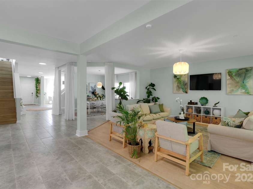 2926 Royal Fern Lane, Charlotte, NC 28215.  MLS# CAR4273408, YatesRealty ID 27020. 