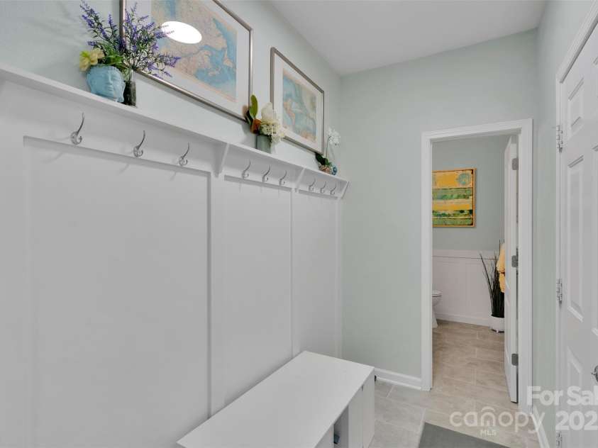 2926 Royal Fern Lane, Charlotte, NC 28215.  MLS# CAR4273408, YatesRealty ID 27020. 