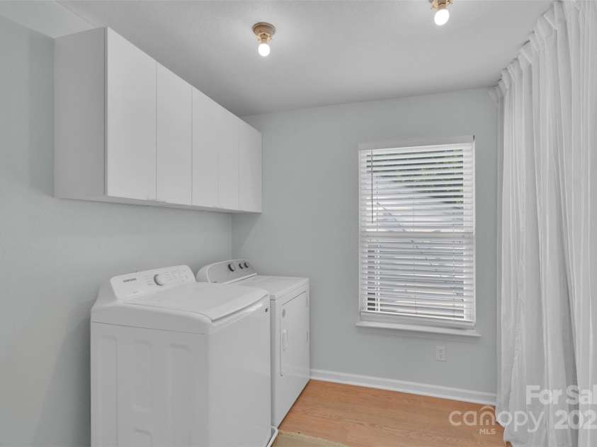 2926 Royal Fern Lane, Charlotte, NC 28215.  MLS# CAR4273408, YatesRealty ID 27020. 