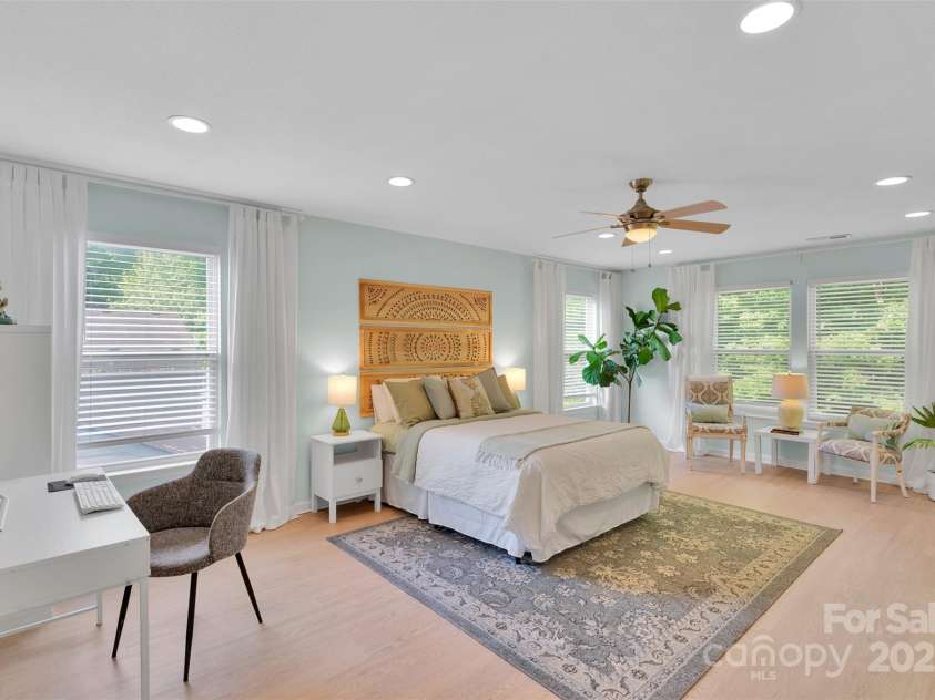 2926 Royal Fern Lane, Charlotte, NC 28215.  MLS# CAR4273408, YatesRealty ID 27020. 