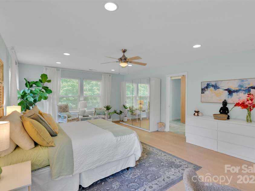 2926 Royal Fern Lane, Charlotte, NC 28215.  MLS# CAR4273408, YatesRealty ID 27020. 