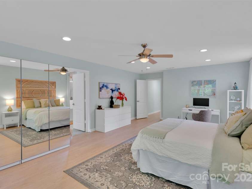 2926 Royal Fern Lane, Charlotte, NC 28215.  MLS# CAR4273408, YatesRealty ID 27020. 