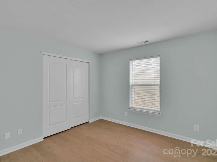 2926 Royal Fern Lane, Charlotte, NC 28215.  MLS# CAR4273408, YatesRealty ID 27020. 