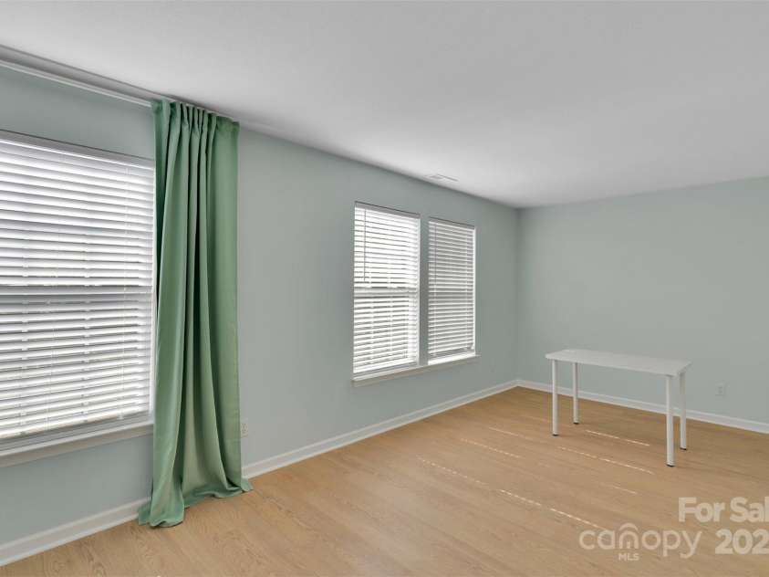 2926 Royal Fern Lane, Charlotte, NC 28215.  MLS# CAR4273408, YatesRealty ID 27020. 