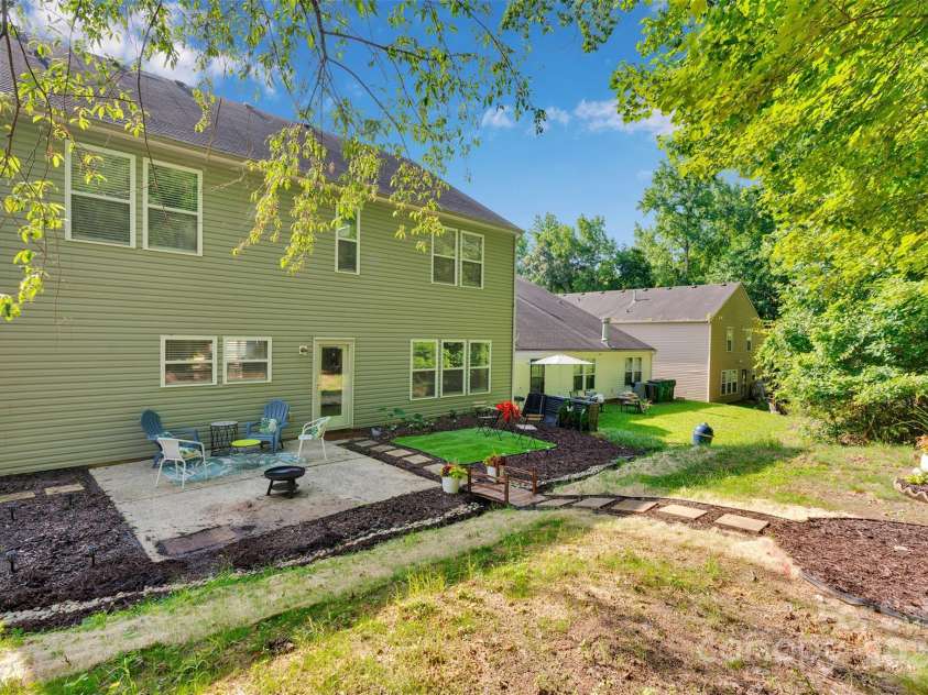 2926 Royal Fern Lane, Charlotte, NC 28215.  MLS# CAR4273408, YatesRealty ID 27020. 