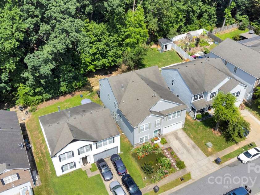 2926 Royal Fern Lane, Charlotte, NC 28215.  MLS# CAR4273408, YatesRealty ID 27020. 