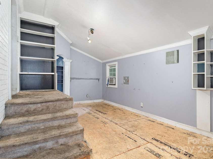 112 Whitley Drive, Smithfield, NC 27577.  MLS# CAR4282192, YatesRealty ID 27022. 