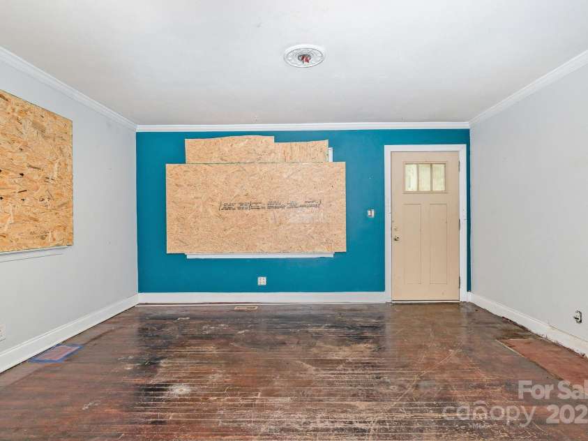 112 Whitley Drive, Smithfield, NC 27577.  MLS# CAR4282192, YatesRealty ID 27022. 