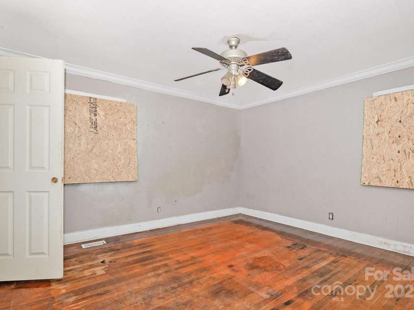 112 Whitley Drive, Smithfield, NC 27577.  MLS# CAR4282192, YatesRealty ID 27022. 