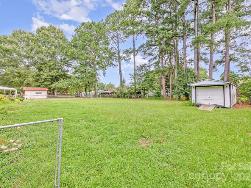 112 Whitley Drive, Smithfield, NC 27577.  MLS# CAR4282192, YatesRealty ID 27022. 