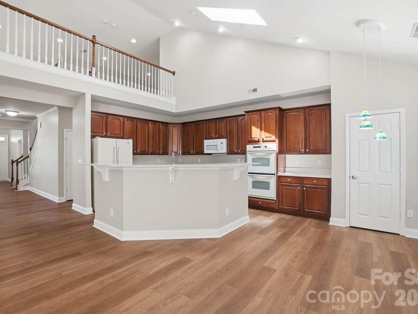 766 Platinum Drive, Fort Mill, SC 29708.  MLS# CAR4373139, YatesRealty ID 27022. Kitchen