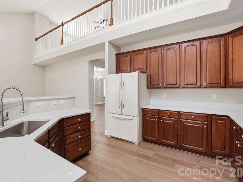766 Platinum Drive, Fort Mill, SC 29708.  MLS# CAR4373139, YatesRealty ID 27022. Kitchen