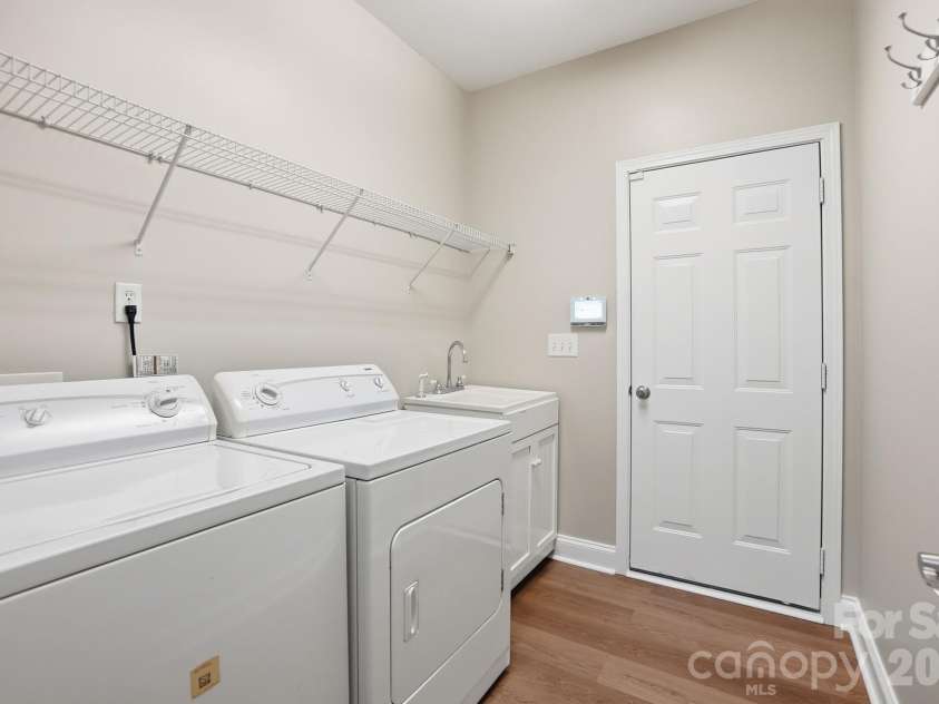 766 Platinum Drive, Fort Mill, SC 29708.  MLS# CAR4373139, YatesRealty ID 27022. Laundry on Main