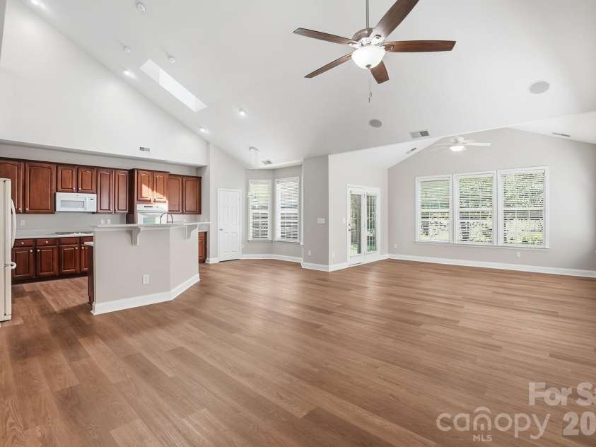 766 Platinum Drive, Fort Mill, SC 29708.  MLS# CAR4373139, YatesRealty ID 27022. Open floor plan Kitchen and Great Room