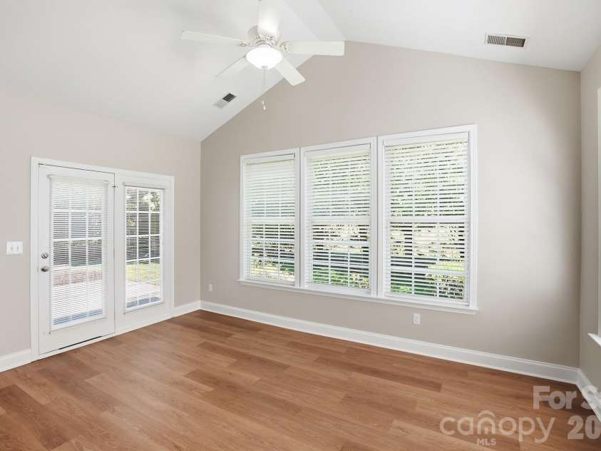 766 Platinum Drive, Fort Mill, SC 29708.  MLS# CAR4373139, YatesRealty ID 27022. Sun Room