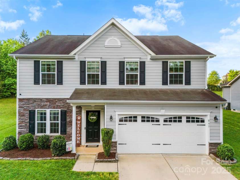 865 Wingthorn Rose Drive, Gastonia, NC 28056.  MLS# CAR4255402, YatesRealty ID 27024. 