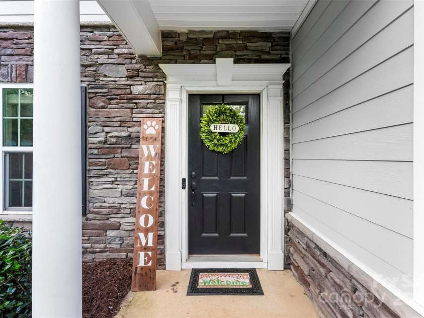 865 Wingthorn Rose Drive, Gastonia, NC 28056.  MLS# CAR4255402, YatesRealty ID 27024. 