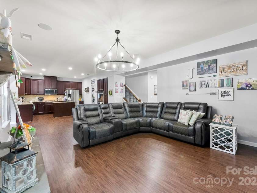 865 Wingthorn Rose Drive, Gastonia, NC 28056.  MLS# CAR4255402, YatesRealty ID 27024. 