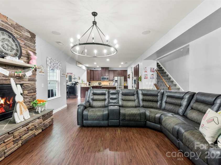 865 Wingthorn Rose Drive, Gastonia, NC 28056.  MLS# CAR4255402, YatesRealty ID 27024. 