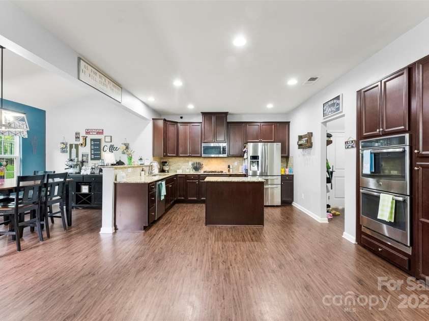 865 Wingthorn Rose Drive, Gastonia, NC 28056.  MLS# CAR4255402, YatesRealty ID 27024. 
