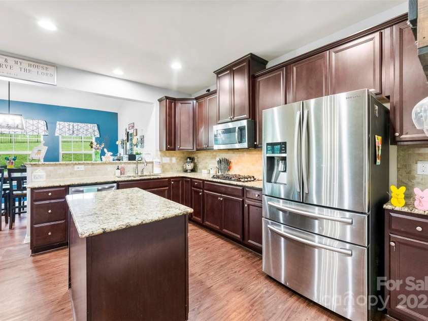 865 Wingthorn Rose Drive, Gastonia, NC 28056.  MLS# CAR4255402, YatesRealty ID 27024. 